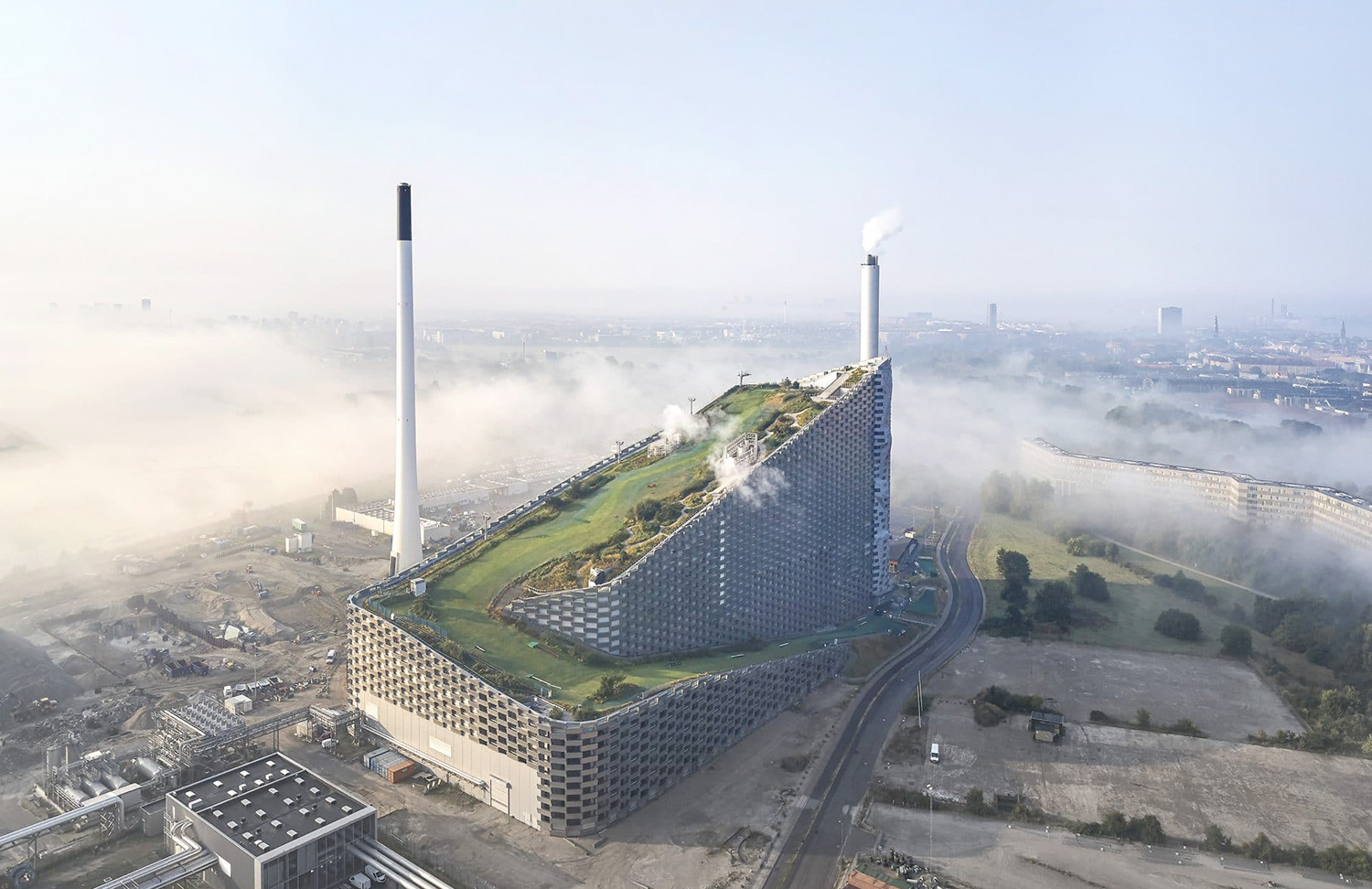 Power plant with ski slope from roof