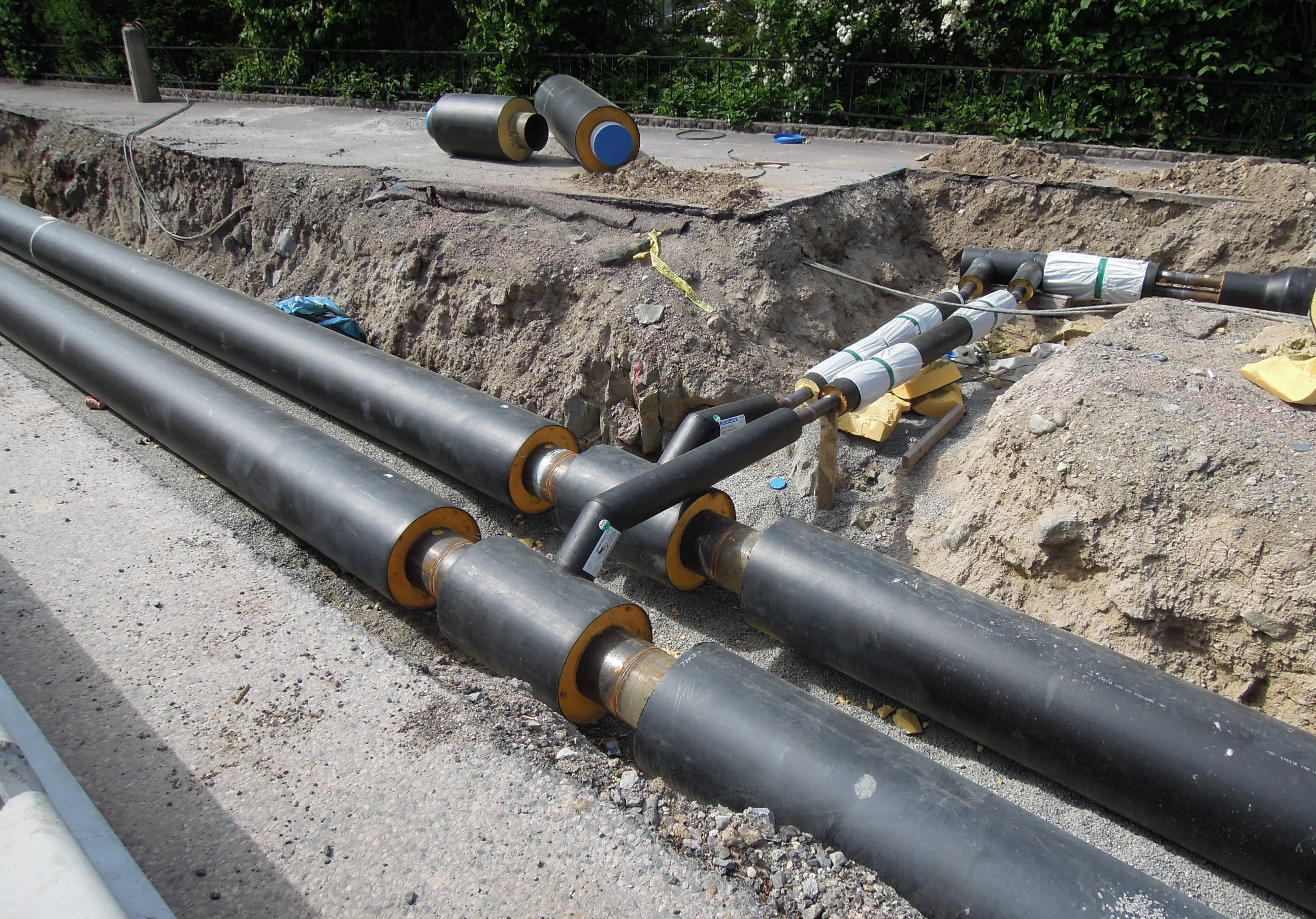 District_heating_pipelines_crop.jpg