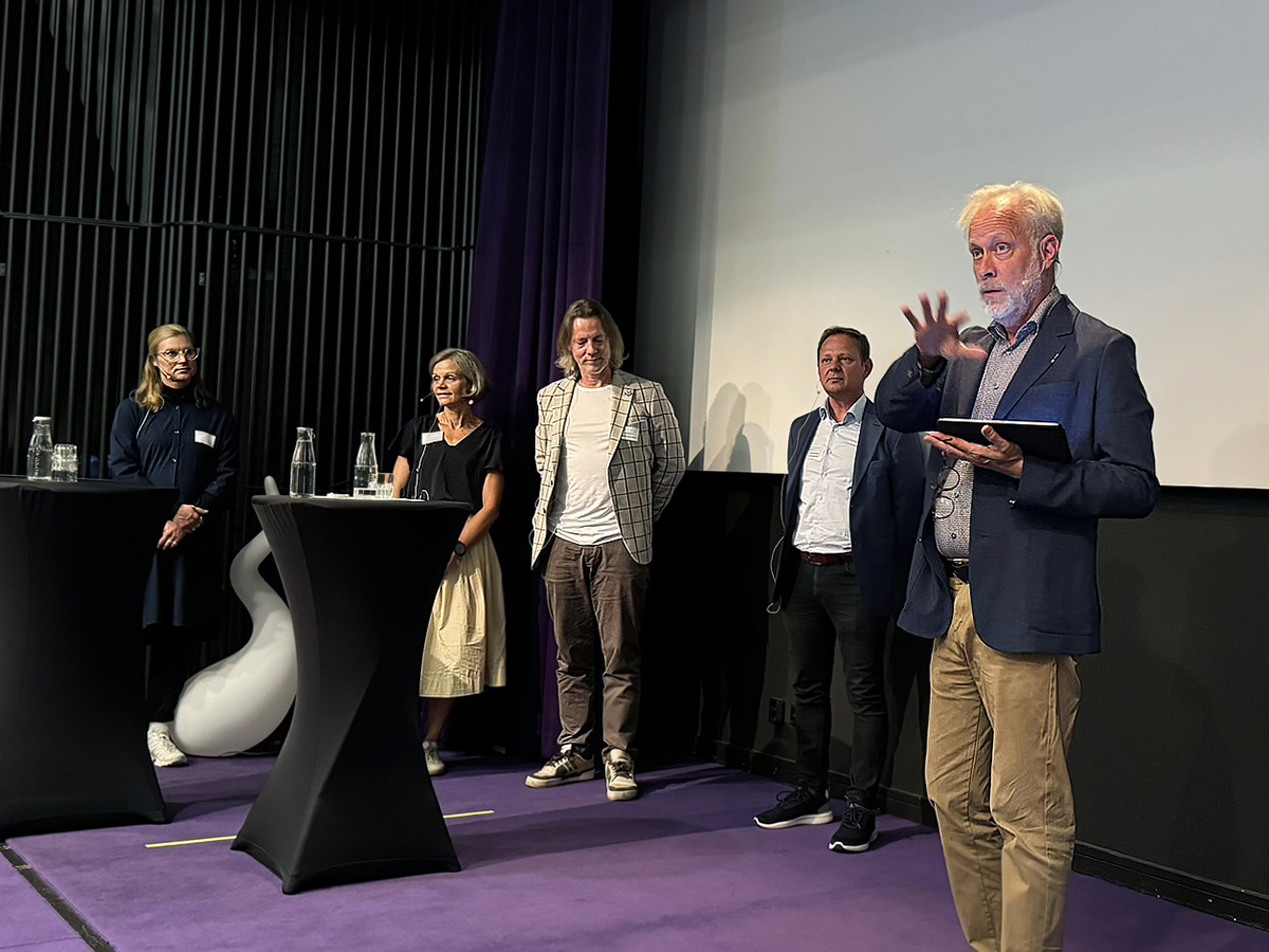 677bc7ab2bea6_dagens-sista-panel-och-moderator-sid 23.jpg